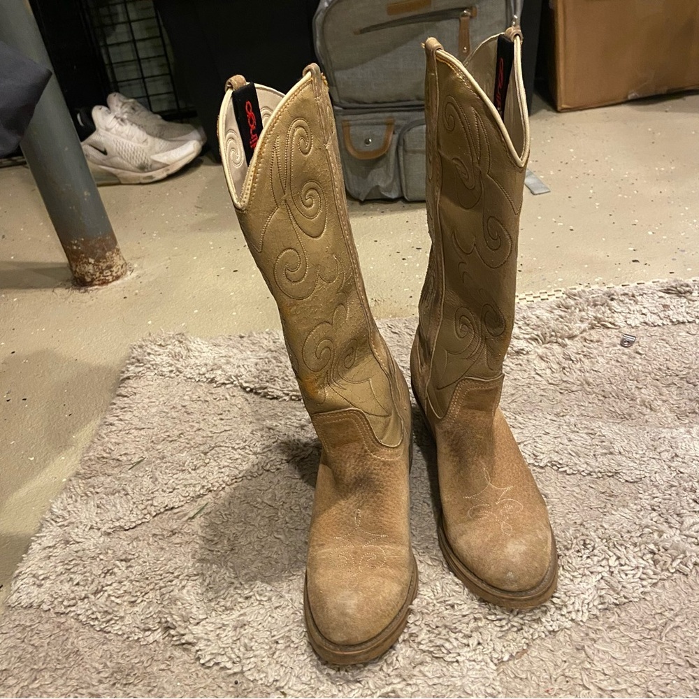 Vintage Dingo x Acme Women's Leather Cowboy Boots in tan size 7 narrow - Picture 2 of 9